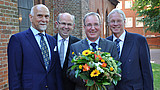 Synodenpräses Dr. Peter Wendt, Bischof Gothart Magaard, der zum neuen Propst gewählte Pastor Peter Barz, Propst Matthias Wiechmann. Foto: Döbler